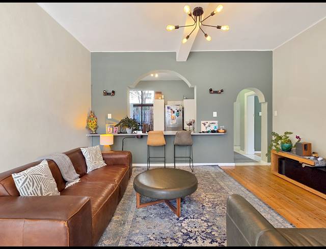 3 BEDROOM APARTMENT FOR SALE IN BANTRY BAY